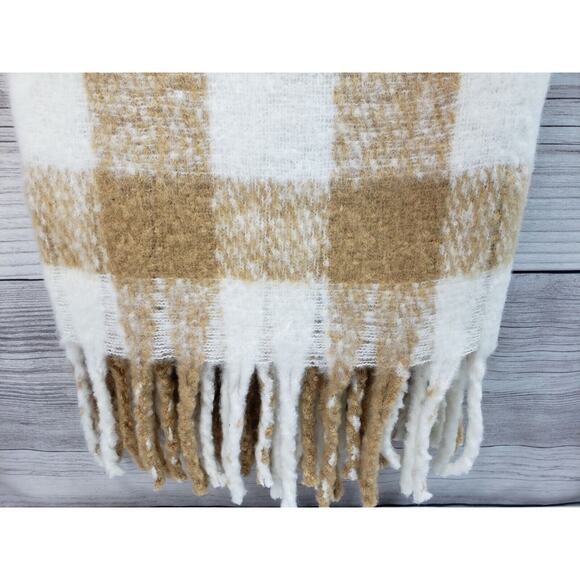 Magaschoni Home Throw Blanket 50"x60" Fringed Faux Mohair Plaid Brown & White - Picture 5 of 7